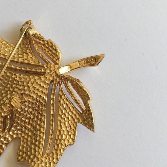 Vintage Stamped & Numbered Boucher Oak Leaf Brooch Gold Plated Metal - Picture 5 of 7
